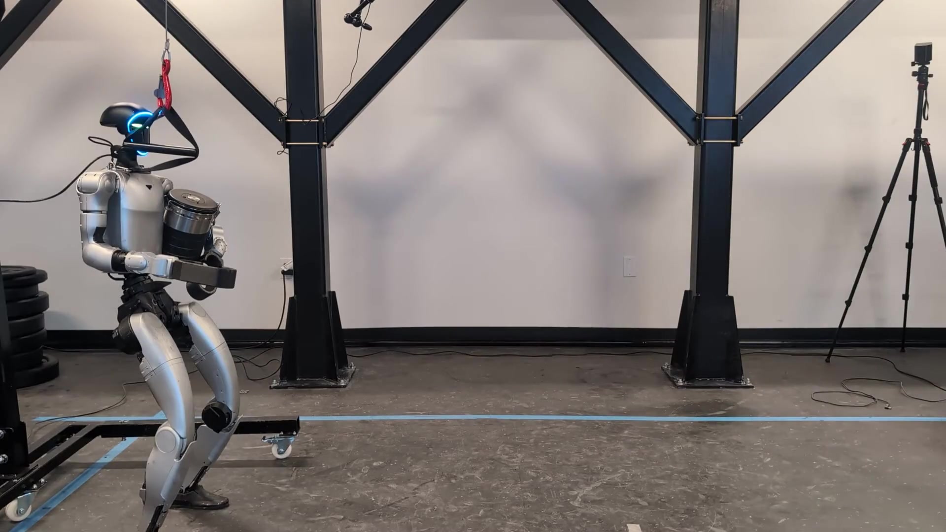Thor performing canister carrying in the supplementary hardware experiment